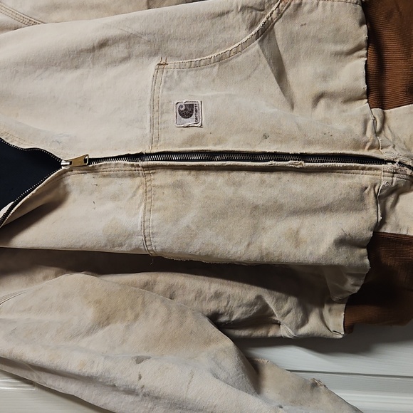 Carhartt Tan Hooded Jacket with Brown Trim - Picture 7 of 8